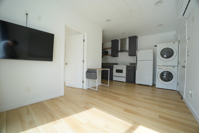 3407 Volk Ave in Long Beach, CA - Foto de edificio - Building Photo