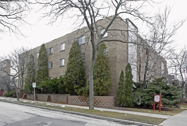 Webster Terrace I in Milwaukee, WI - Foto de edificio - Building Photo