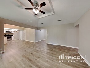 810 Fondren Dr in Arlington, TX - Building Photo - Building Photo