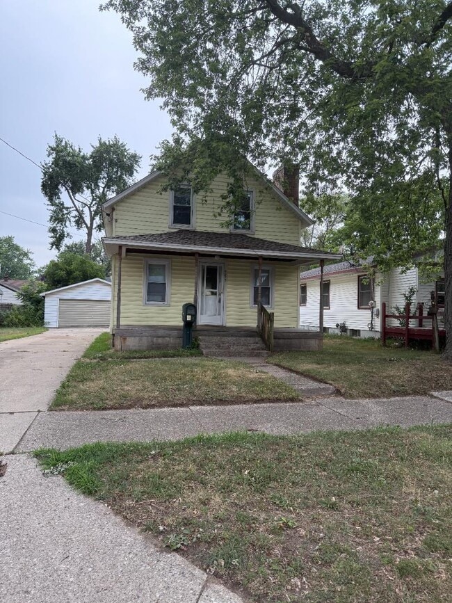 property at 4529 Walton Ave