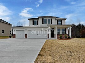 496 Pointe Dr in Dallas, GA - Building Photo