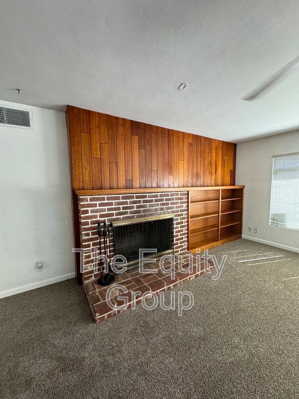 2710 E Westcott Ave in Visalia, CA - Building Photo - Building Photo