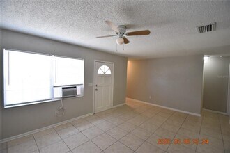 8320 Oleander Ln in Tampa, FL - Building Photo - Building Photo