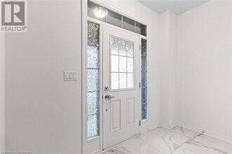 340 Thimbleweed Ct in Milton, ON - Building Photo - Building Photo