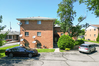 3947 W Sylvania Ave in Toledo, OH - Foto de edificio - Building Photo