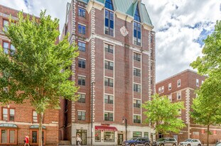 Collegiate Campus Student Apartments in Madison, WI - Building Photo