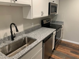 8 College Ave, Unit 2 in Gorham, ME - Building Photo