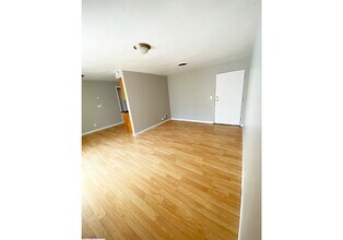 551 Lowell Ave in Cincinnati, OH - Foto de edificio - Building Photo