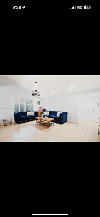 2510 NW 110th Terrace in Sunrise, FL - Building Photo