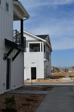 2102 Setting Sun Dr in Windsor, CO - Building Photo - Building Photo