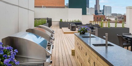 1228 W Madison St in Chicago, IL - Foto de edificio - Building Photo