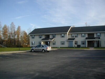 Philadelphia Court II in Philadelphia, NY - Building Photo