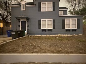 515 E Evergreen St in San Antonio, TX - Building Photo