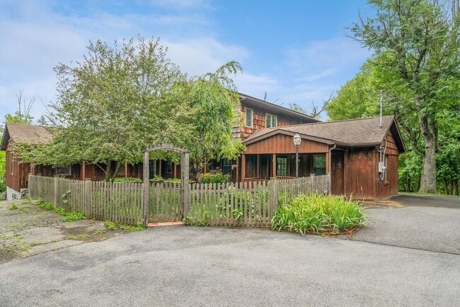 10 Wisner Trail in Warwick, NY - Building Photo - Building Photo