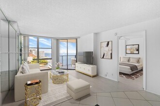 1865 Brickell Ave in Miami, FL - Building Photo - Building Photo