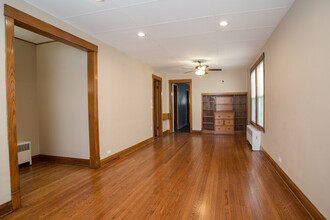 2440 W Cuyler Ave in Chicago, IL - Building Photo - Building Photo