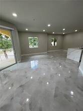 8906 W Flagler St in Miami, FL - Building Photo - Building Photo