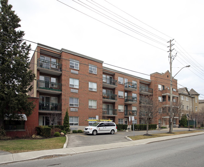 928 Millwood Rd in Toronto, ON - Building Photo - Primary Photo