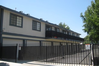 5561 Norwalk Blvd in Whittier, CA - Building Photo - Building Photo