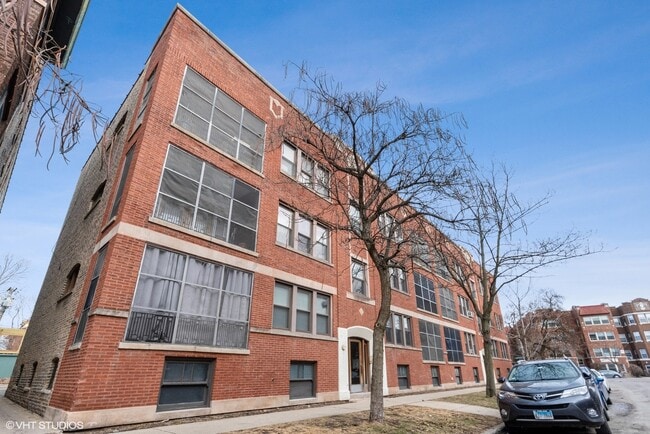 property at 1408 W Jonquil Terrace