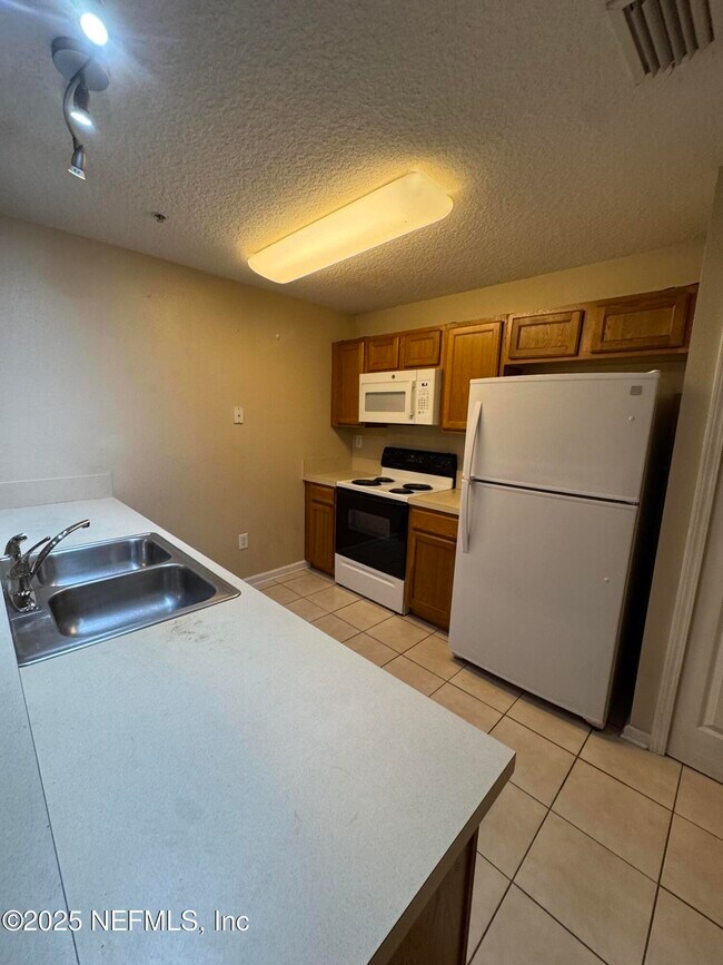 6093 Maggies Cir in Jacksonville, FL - Building Photo - Building Photo