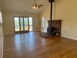 29641 Butterfield Way in Tehachapi, CA - Building Photo - Building Photo