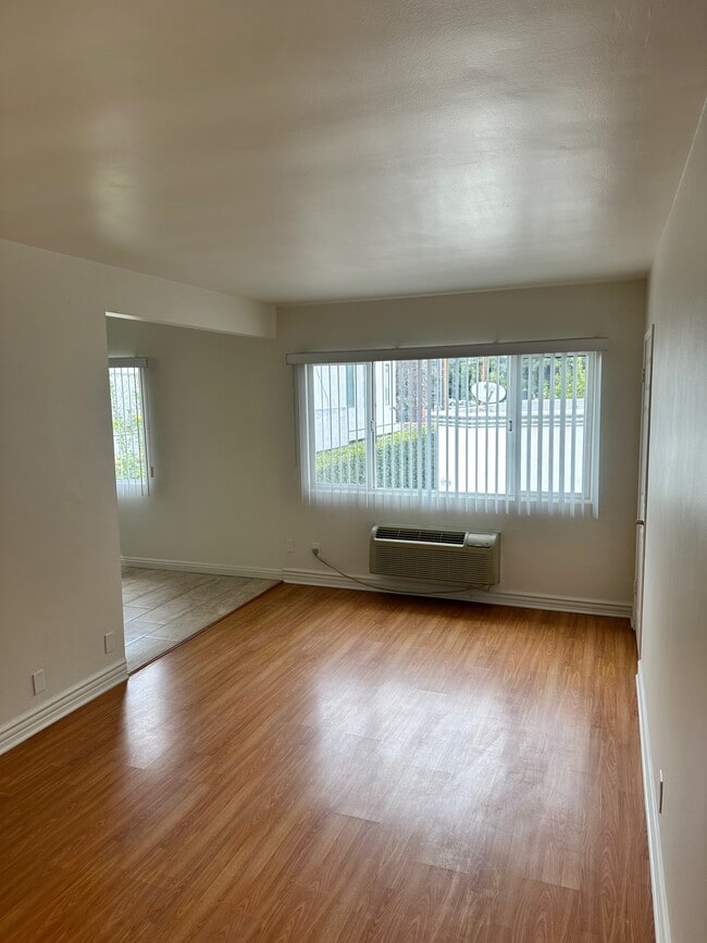 10850 Landale St, Unit 3