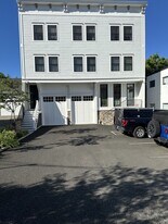 4 Armonk St in Greenwich, CT - Building Photo