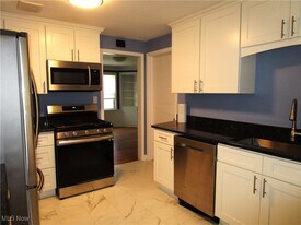 14535 Cedar Rd in Beachwood, OH - Building Photo