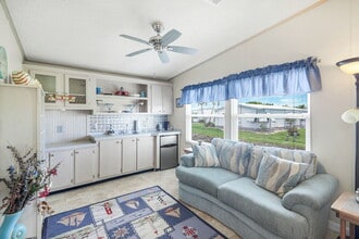 39 Umber Ct in Ft. Myers, FL - Building Photo - Building Photo