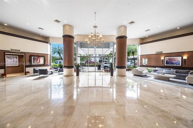 3400 NE 192 St in Aventura, FL - Foto de edificio - Building Photo