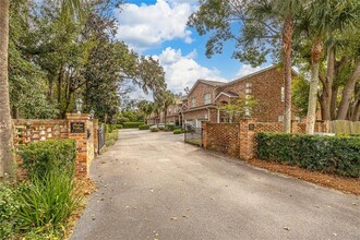 4 Palm Villas Ct in St. Simons Island, GA - Foto de edificio - Building Photo