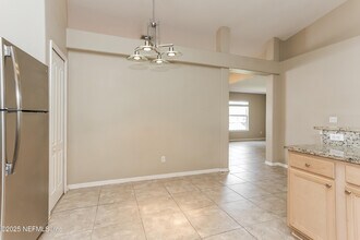 10002 Lancashire Dr in Jacksonville, FL - Building Photo - Building Photo