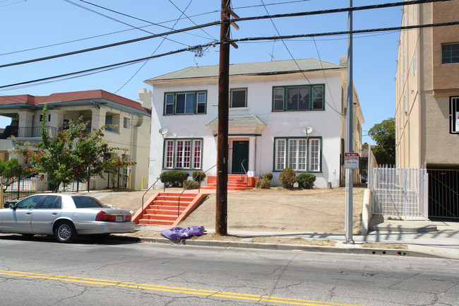 2723 James M Wood Blvd in Los Angeles, CA - Foto de edificio - Building Photo