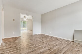 404 Darlene Ln in Arlington, TX - Building Photo - Building Photo