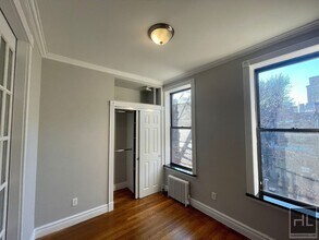 MOTT ST. in New York, NY - Foto de edificio - Building Photo