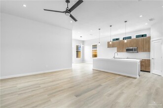 5408 W Northwood St in Edinburg, TX - Building Photo - Building Photo