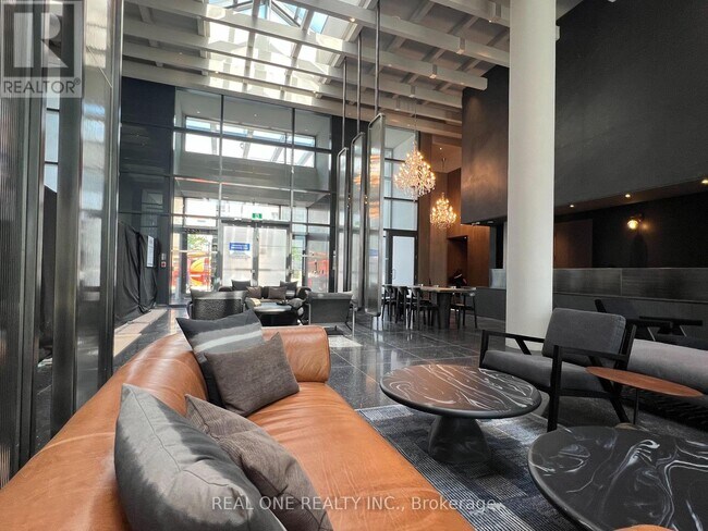 28 Interchange Wy in Vaughan, ON - Building Photo - Building Photo