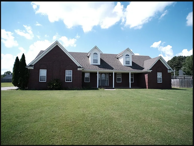 property at 90 Webster Cv