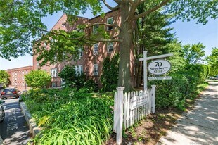 70 Strawberry Hill Ave in Stamford, CT - Building Photo
