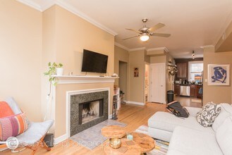 863 W Cornelia Ave in Chicago, IL - Building Photo - Building Photo