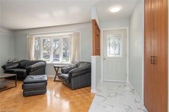 46 Laurentian Dr in Kitchener, ON - Building Photo - Building Photo