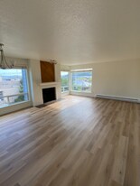 1404 W Boston St in Seattle, WA - Building Photo