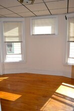 1037 Jenifer St, Unit #2 in Madison, WI - Building Photo - Building Photo