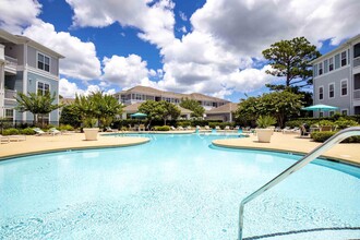 Headwaters at Autumn Hall in Wilmington, NC - Building Photo - Building Photo