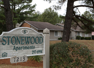 Stonewood Apartments in Phenix City, AL - Building Photo - Building Photo