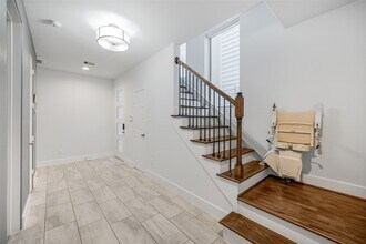 2324 Camden Dr in Houston, TX - Building Photo - Building Photo