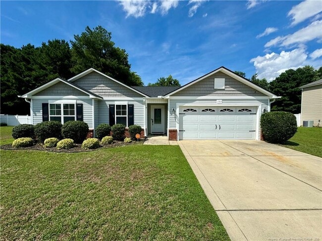 193 Bayleaf Dr in Raeford, NC - Building Photo - Building Photo