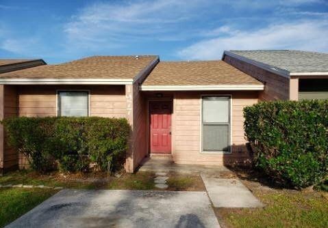 1977 Oak Water Dr in Jacksonville, FL - Building Photo - Building Photo