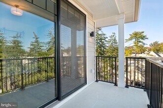 35 Chestnut Rd in Paoli, PA - Building Photo - Building Photo